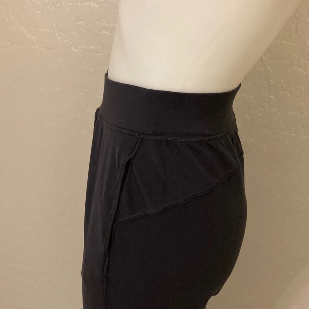 Lululemon Rejuvenate Crop *18